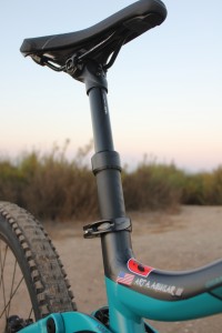 GIANT'S CONTACT DROPPER POST WITH INTERNAL CABLE ROUTING
