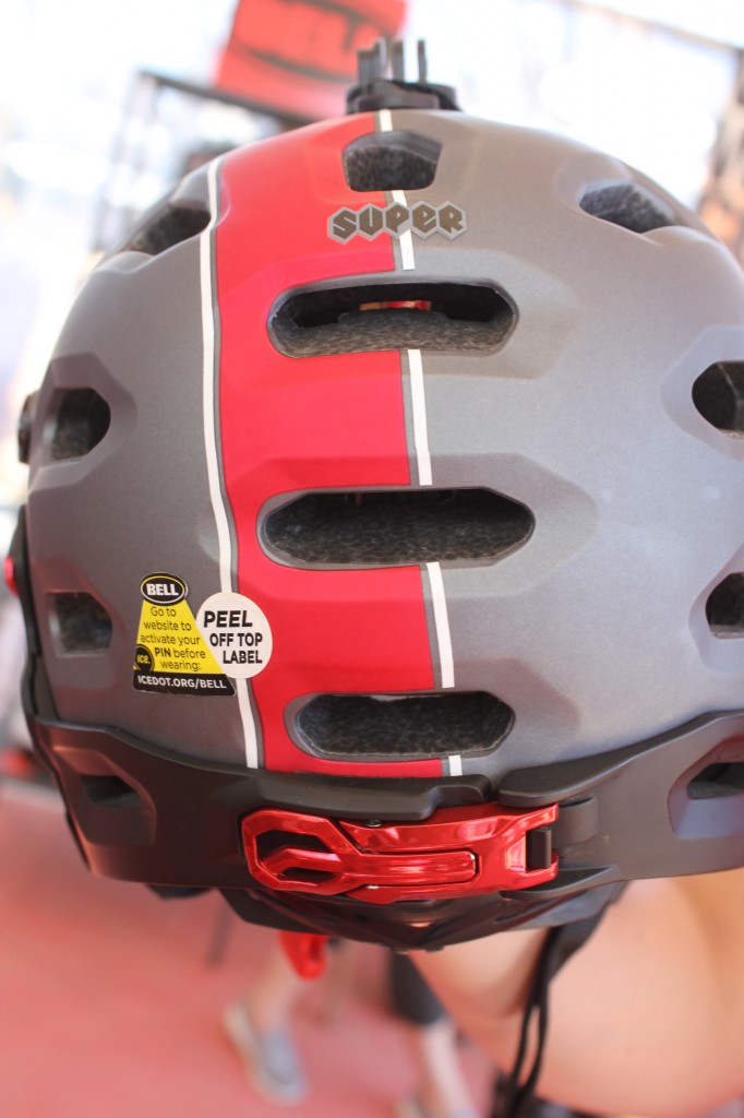 Notice the quick release on the back of the helmet. You also have two more on the left and right sides of the helmet. Easy as 1, 2, 3.