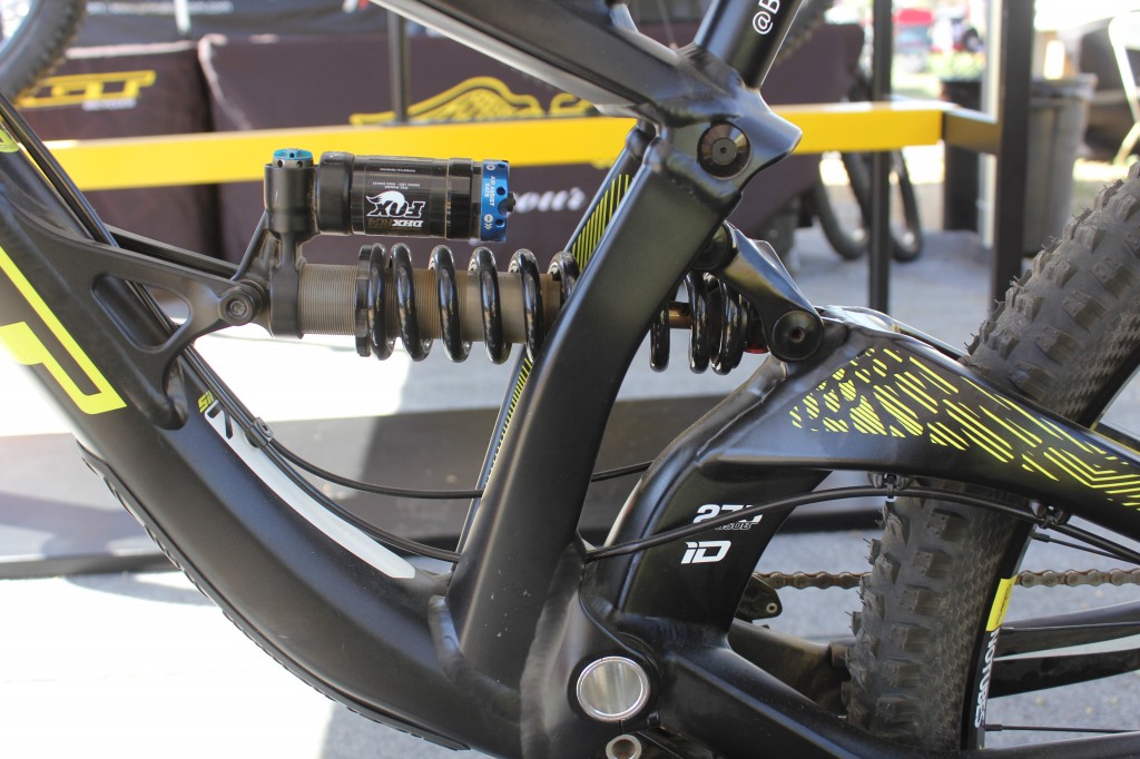 GT's DH Fury Independent Drivetrain Suspension.