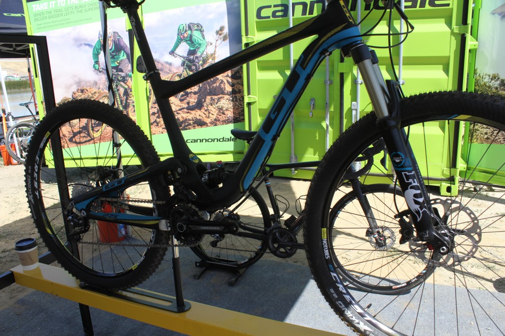 GT's Carbon Helion 27.5 XC bike