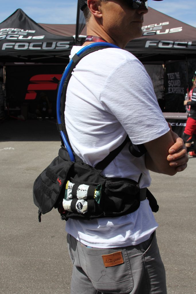HENTY BELIEVES BRINGING THE HYDRATION BLADDER LOWER TO THE CENTER OF GRAVITY HELPS PROTECT THE LOWER LUMBAR, GIVING YOU FREEDOM AND MORE AGILITY WHILE RIDING. PLENTY OF SPACE FOR ALL THE ESSENTIALS NEEDED ON A RIDE.